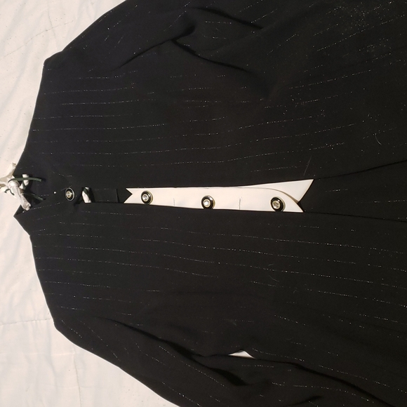 Suit - Picture 2 of 5